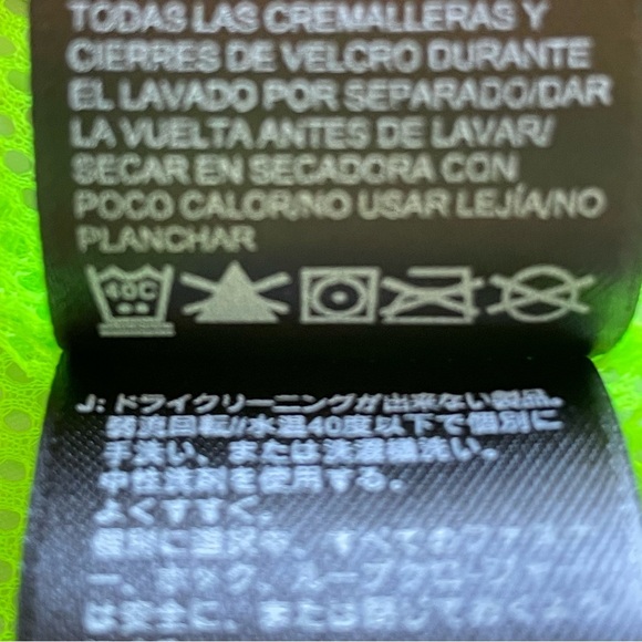 The North Face Dryvent Windbreaker XXS Size 4-5 Please see pictured size chart - Picture 5 of 9